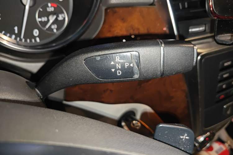 Used Mercedes-Benz M-Class 2012 ML 350 Luxury Edition Gear Lever