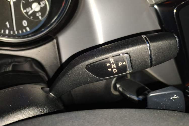 Used Mercedes-Benz M-Class 2012 ML 300 Gear Lever