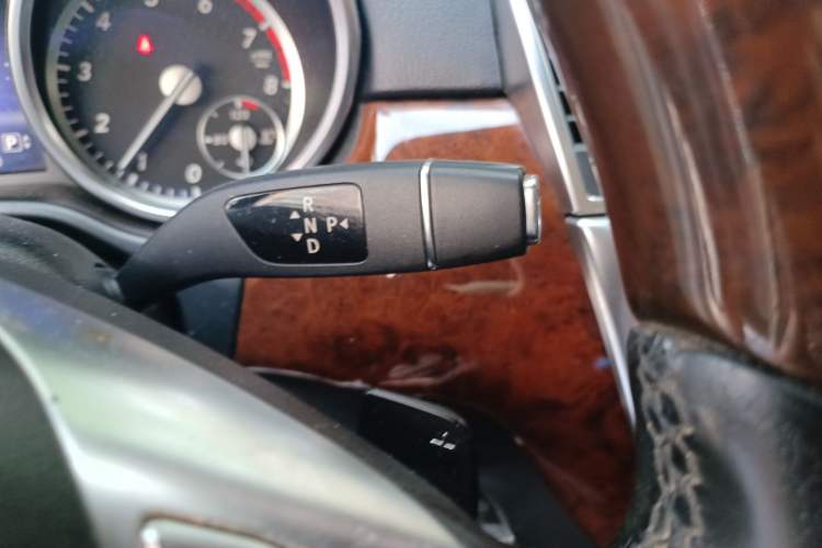 Used Mercedes-Benz M-Class 2012 ML 350 Luxury Edition Gear Lever