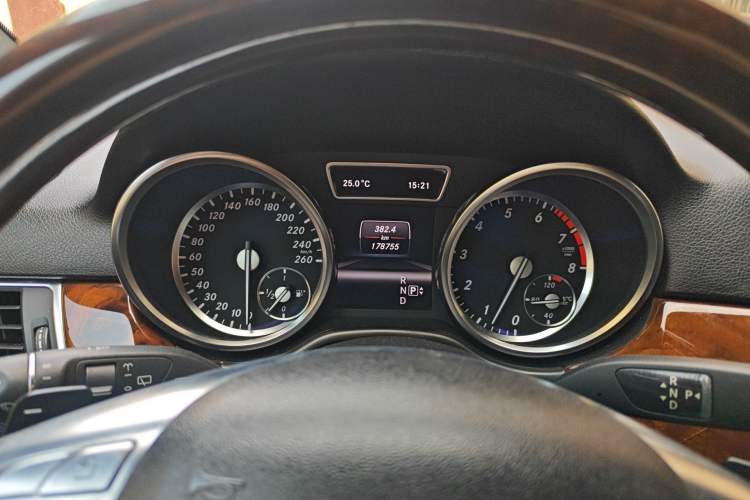 Used Mercedes-Benz M-Class 2012 ML 350 Luxury Edition Instrument Cluster