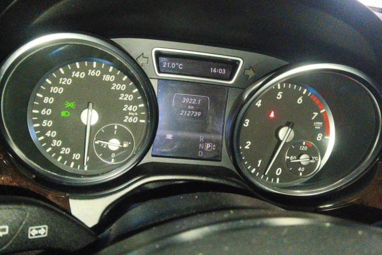 Used Mercedes-Benz M-Class 2012 ML 350 Luxury Edition Instrument Cluster