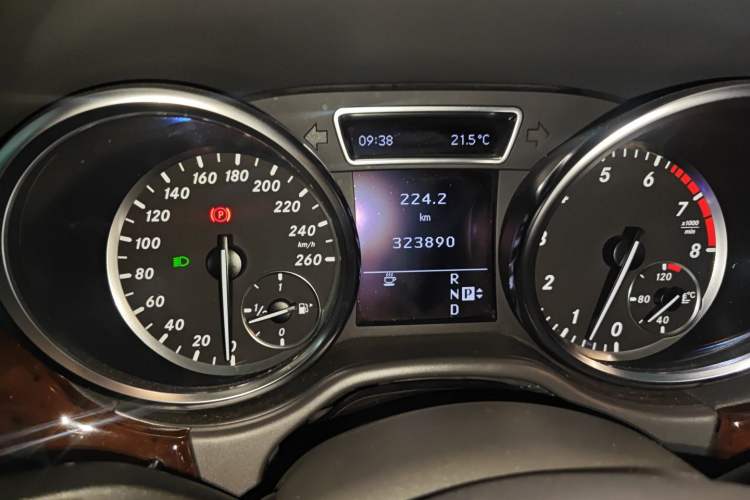 Used Mercedes-Benz M-Class 2012 ML 350 Luxury Edition Instrument Cluster