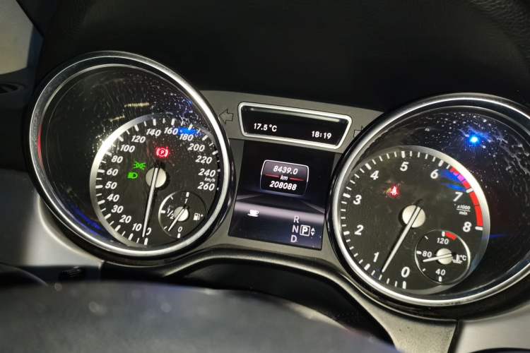 Used Mercedes-Benz M-Class 2012 ML 300 Instrument Cluster