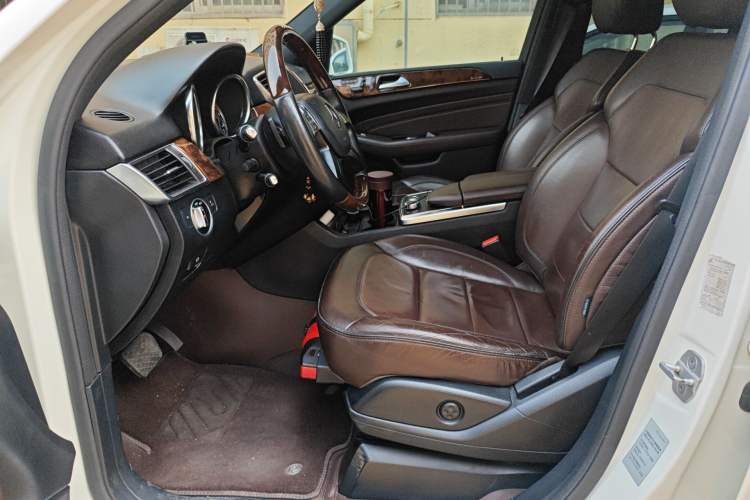 Used Mercedes-Benz M-Class 2012 ML 350 Luxury Edition Left Front Seat