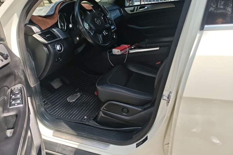 Used Mercedes-Benz M-Class 2012 ML 300 Left Front Seat