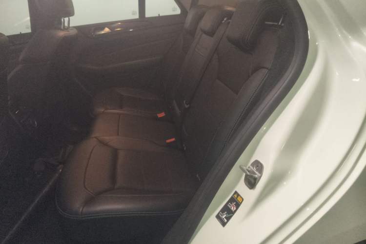 Used Mercedes-Benz M-Class 2012 ML 350 Sport Edition Left Rear Seat