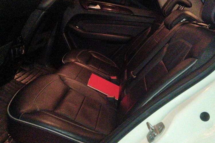 Used Mercedes-Benz M-Class 2012 ML 350 Luxury Edition Left Rear Seat