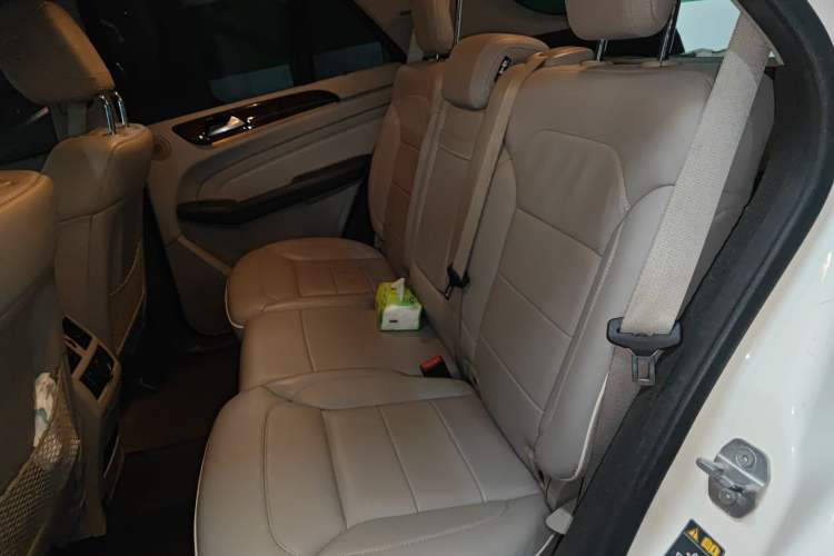 Used Mercedes-Benz M-Class 2012 ML 350 Luxury Edition Left Rear Seat