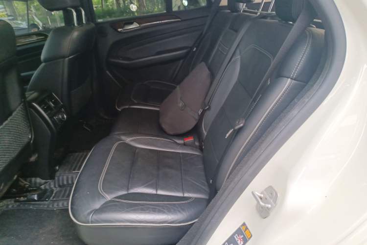 Used Mercedes-Benz M-Class 2012 ML 350 Luxury Edition Left Rear Seat