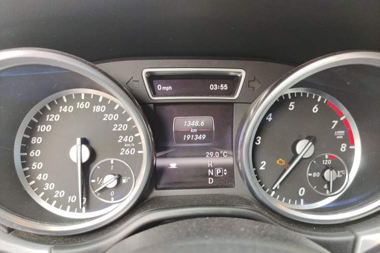 Used Mercedes-Benz M-Class 2012 ML 300 Odometer Close Up