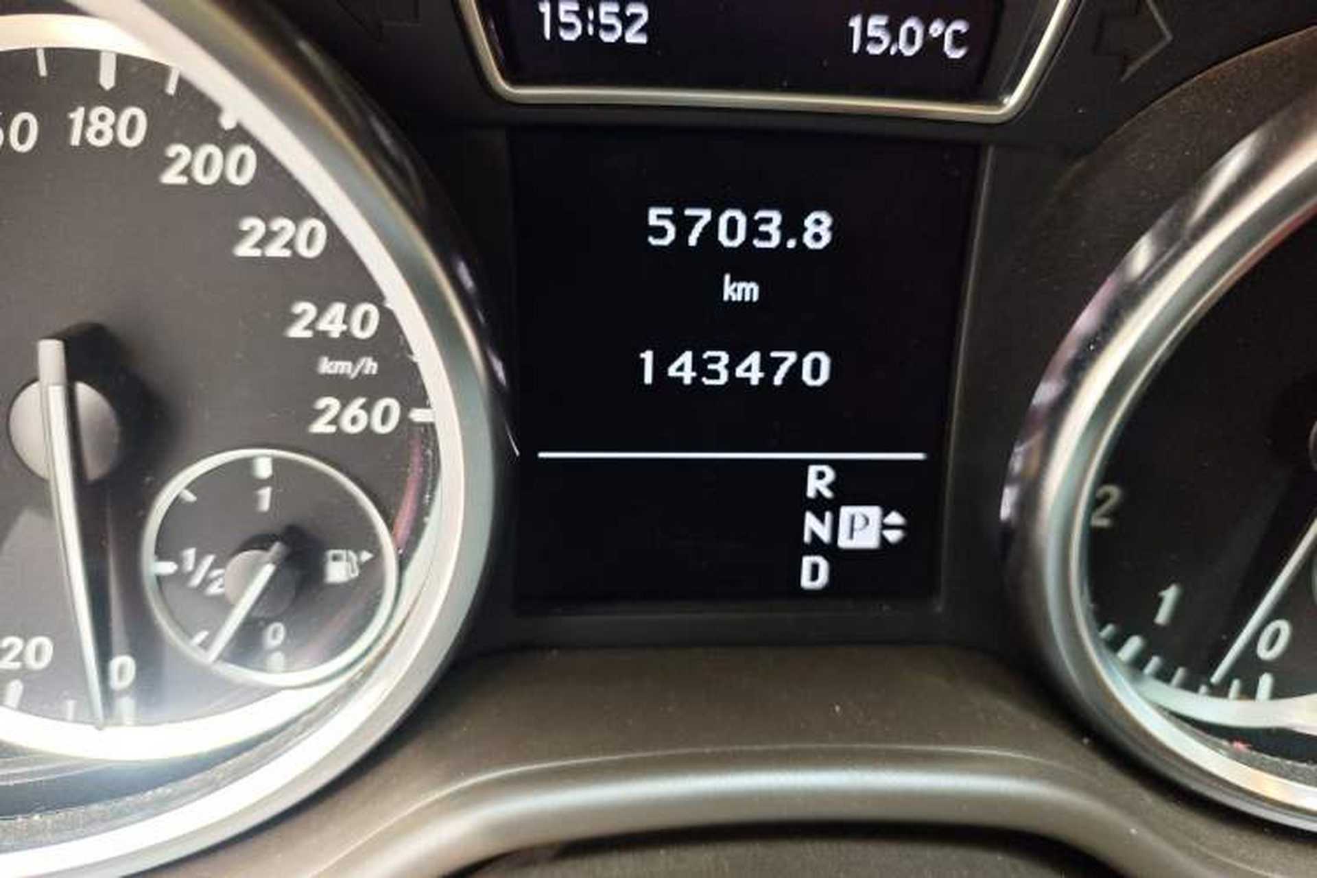 Used Mercedes-Benz M-Class 2012 ML 350 Sport Edition Odometer Close Up