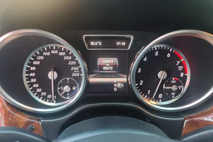 Used Mercedes-Benz M-Class 2012 ML 350 Sport Edition Odometer Close Up