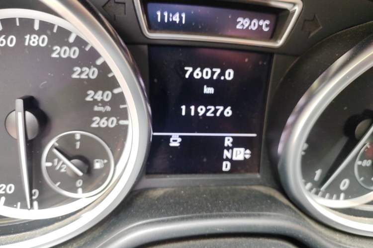 Used Mercedes-Benz M-Class 2012 ML 350 Sport Edition Odometer Close Up