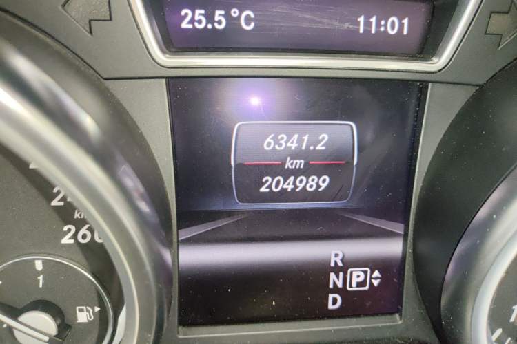 Used Mercedes-Benz M-Class 2012 ML 350 Luxury Edition Odometer Close Up