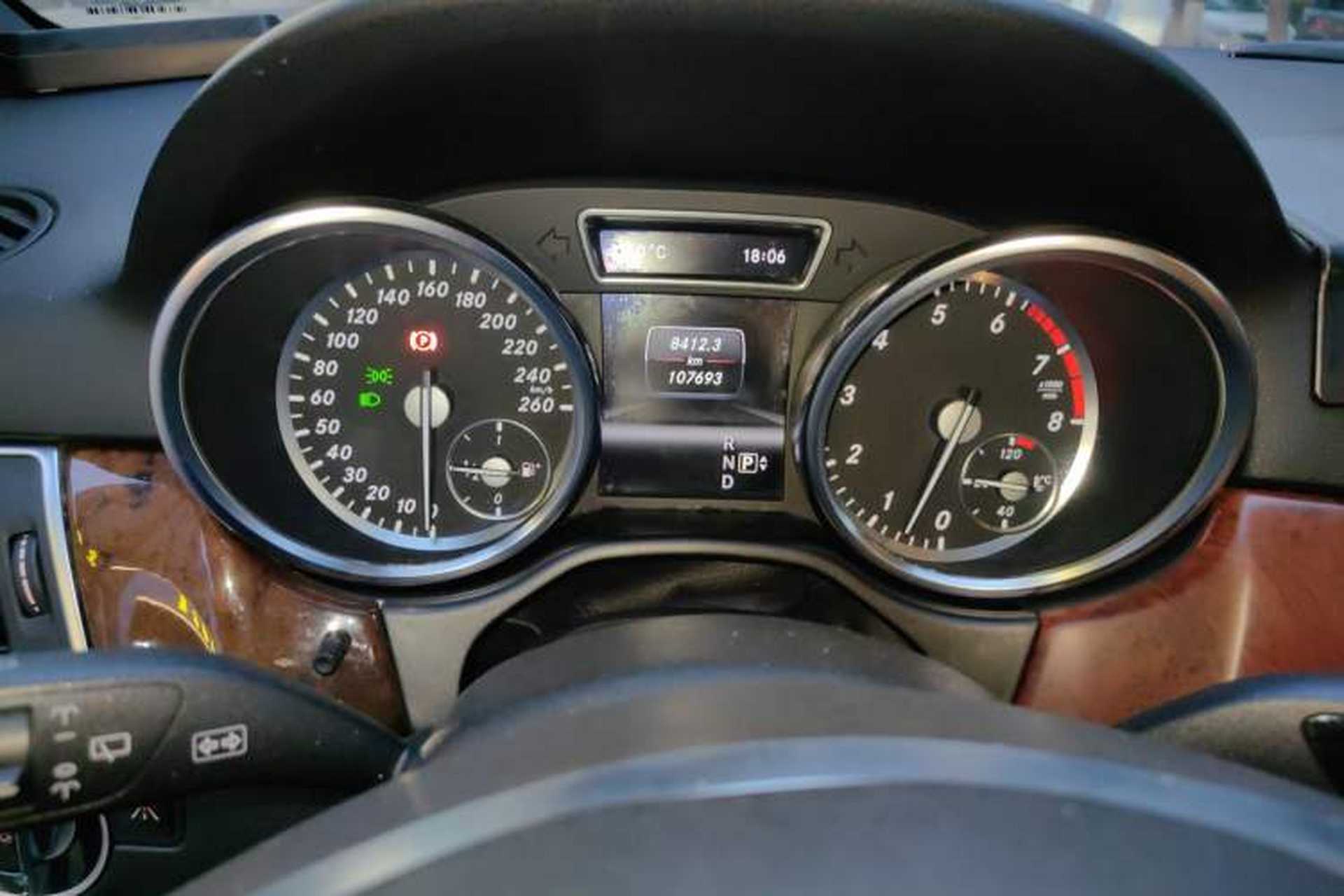 Used Mercedes-Benz M-Class 2012 ML 350 Luxury Edition Odometer Close Up