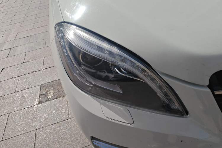 Used Mercedes-Benz M-Class 2012 ML 350 Luxury Edition Right Front Headlight