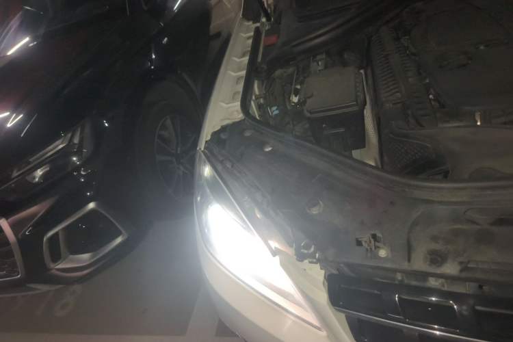Used Mercedes-Benz M-Class 2012 ML 350 Sport Edition Right Front Headlight