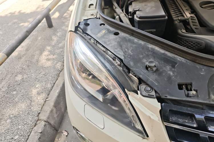 Used Mercedes-Benz M-Class 2012 ML 300 Right Front Headlight
