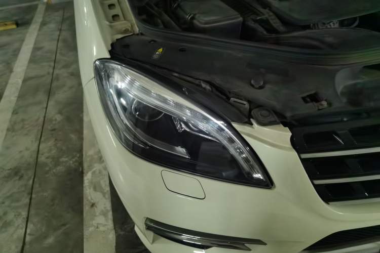 Used Mercedes-Benz M-Class 2012 ML 350 Luxury Edition Right Front Headlight