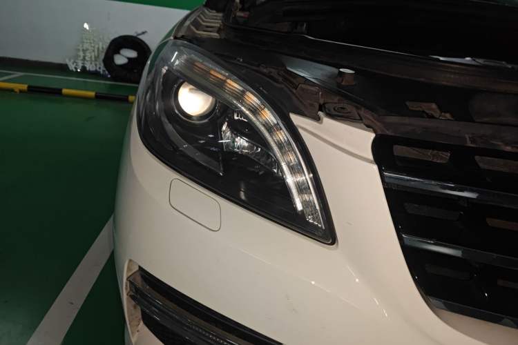 Used Mercedes-Benz M-Class 2012 ML 350 Luxury Edition Right Front Headlight