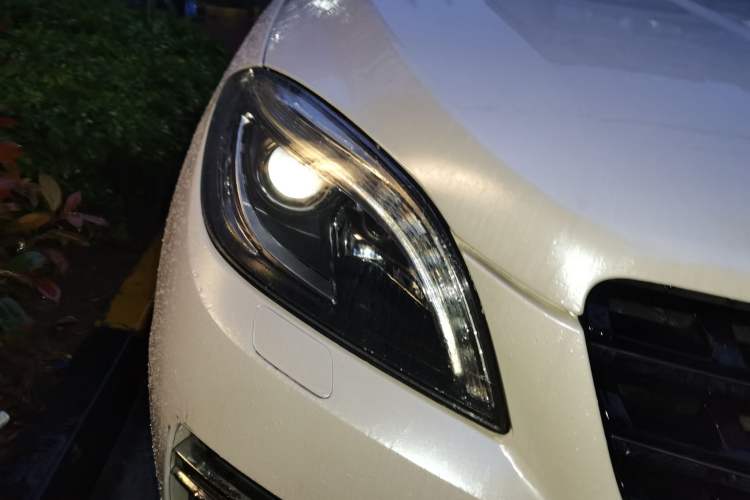 Used Mercedes-Benz M-Class 2012 ML 300 Right Front Headlight