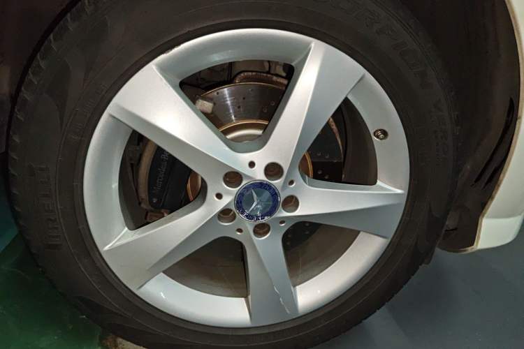 Used Mercedes-Benz M-Class 2012 ML 300 Right Front Wheel Hub