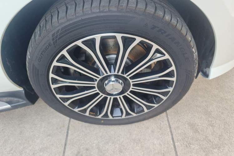 Used Mercedes-Benz M-Class 2012 ML 350 Sport Edition Right Front Wheel Hub