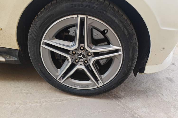 Used Mercedes-Benz M-Class 2012 ML 350 Luxury Edition Right Front Wheel Hub