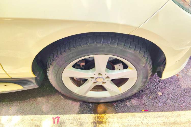 Used Mercedes-Benz M-Class 2012 ML 300 Right Front Wheel Hub