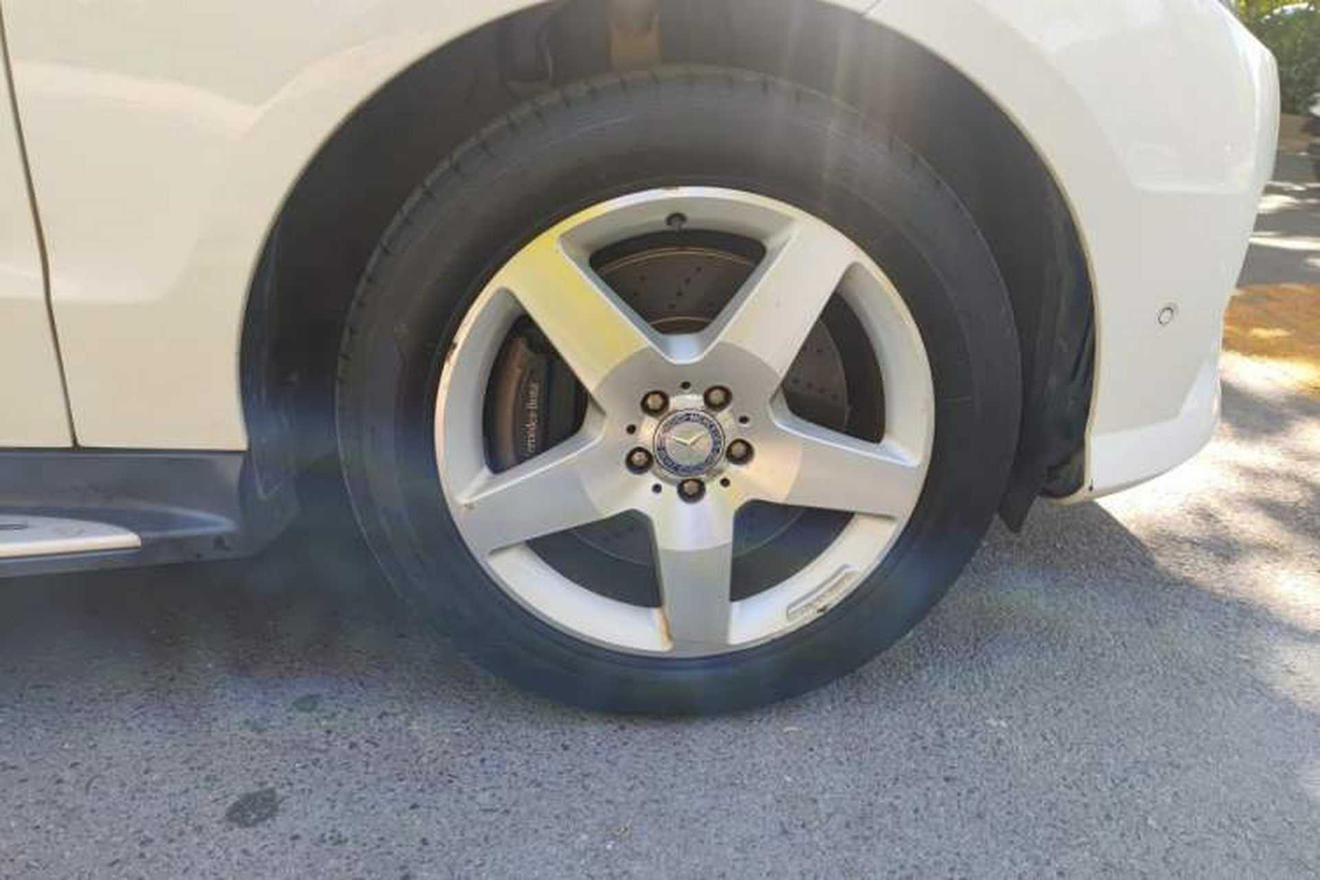 Used Mercedes-Benz M-Class 2012 ML 350 Luxury Edition Right Front Wheel Hub
