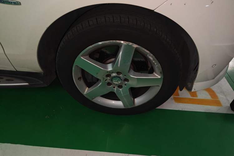 Used Mercedes-Benz M-Class 2012 ML 350 Luxury Edition Right Front Wheel Hub