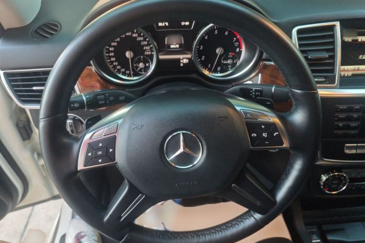 Used Mercedes-Benz M-Class 2012 ML 350 Sport Edition Steering Wheel