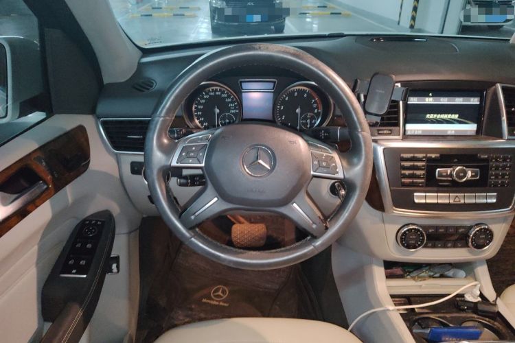 Used Mercedes-Benz M-Class 2012 ML 350 Sport Edition Steering Wheel