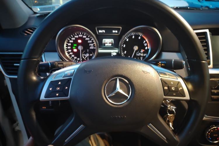 Used Mercedes-Benz M-Class 2012 ML 300 Steering Wheel