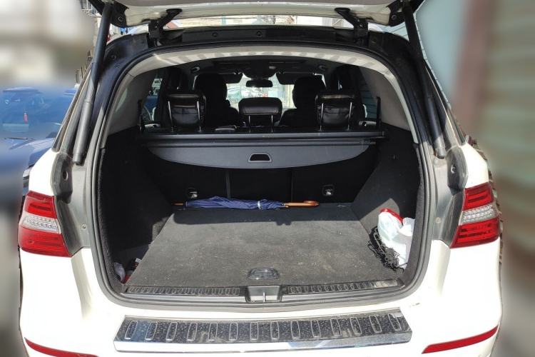 Used Mercedes-Benz M-Class 2012 ML 300 Trunk