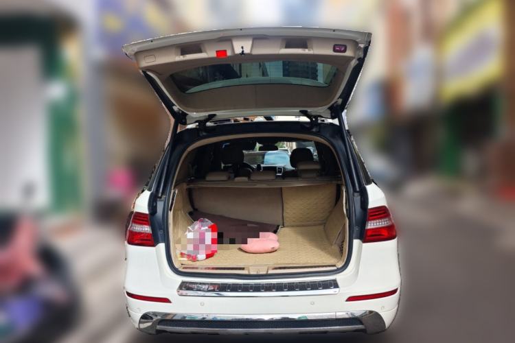 Used Mercedes-Benz M-Class 2012 ML 350 Sport Edition Trunk