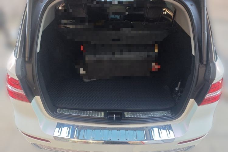 Used Mercedes-Benz M-Class 2012 ML 350 Sport Edition Trunk