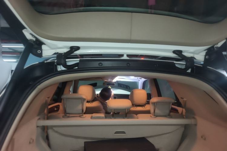 Used Mercedes-Benz M-Class 2012 ML 350 Sport Edition Trunk