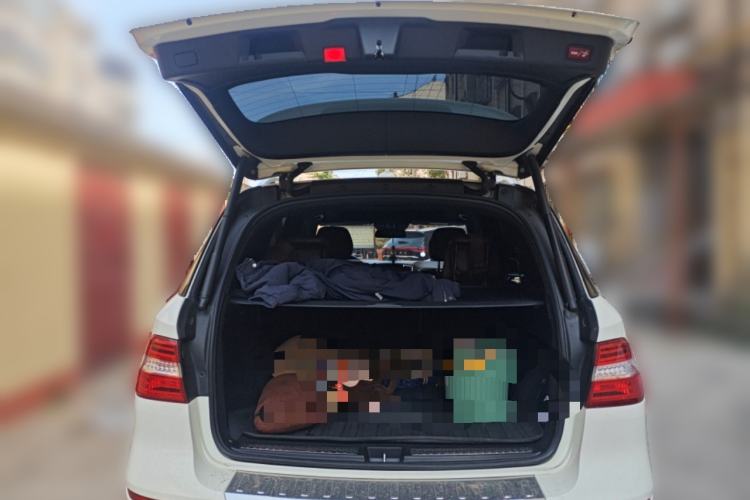 Used Mercedes-Benz M-Class 2012 ML 350 Luxury Edition Trunk