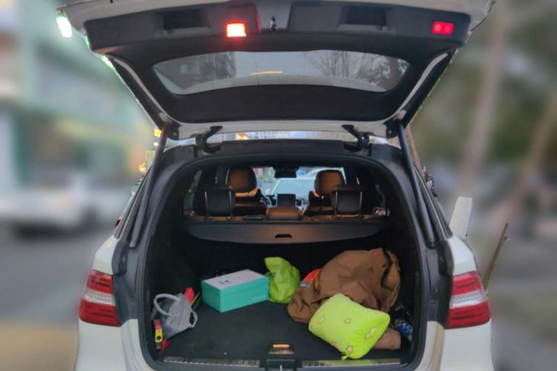 Used Mercedes-Benz M-Class 2012 ML 350 Luxury Edition Trunk