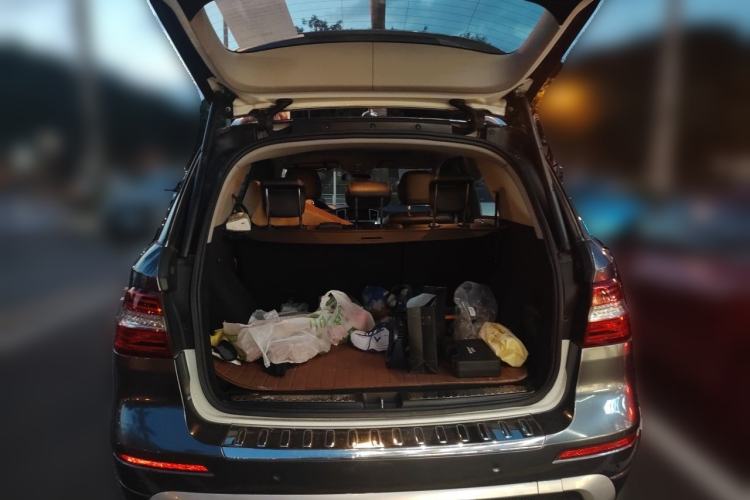 Used Mercedes-Benz M-Class 2012 ML 300 Trunk