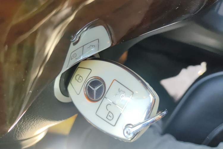 Used Mercedes-Benz M-Class 2012 ML 350 Luxury Edition Vehicle Key