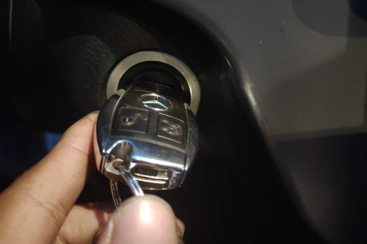 Used Mercedes-Benz M-Class 2012 ML 300 Vehicle Key
