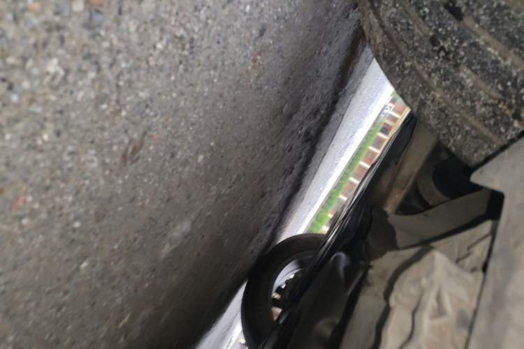 Used Mercedes-Benz M-Class  Chassis Front Left