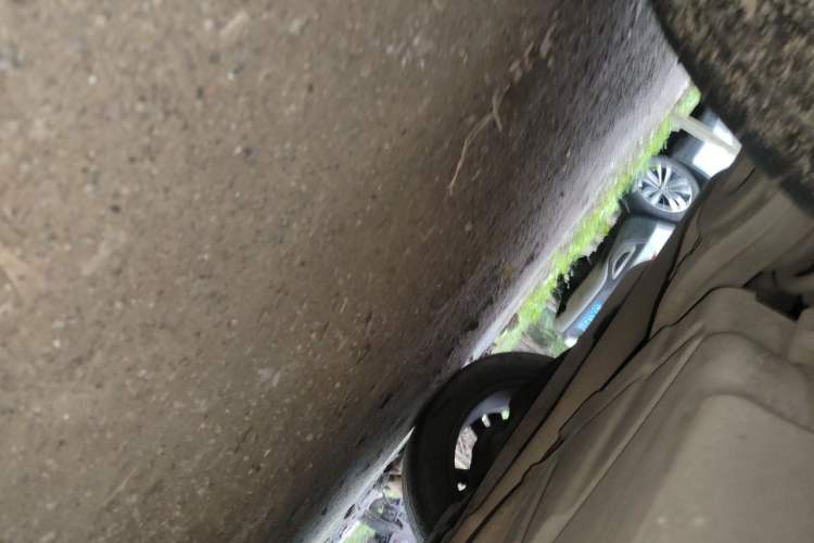 Used Mercedes-Benz M-Class  Chassis Rear Right