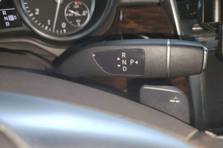 Used Mercedes-Benz M-Class  Gear Lever