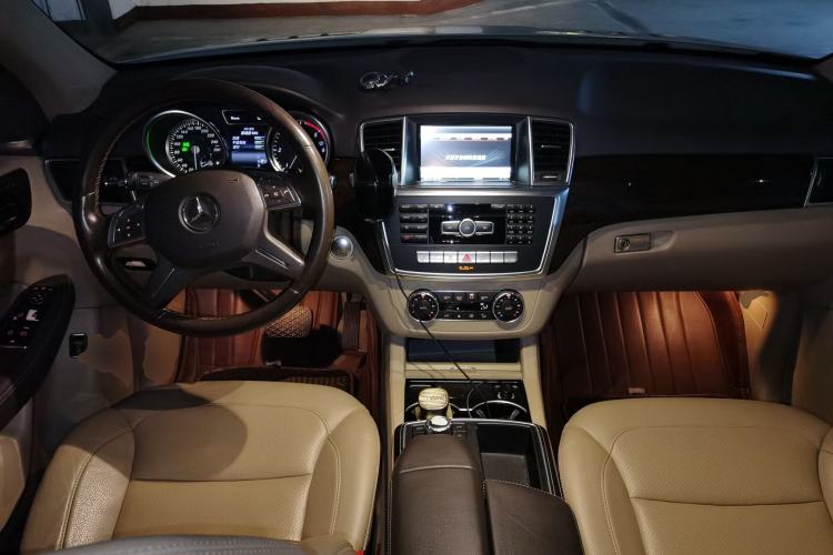 Used Mercedes-Benz M-Class  Center Console
