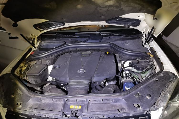 Used Mercedes-Benz M-Class  Engine Bay