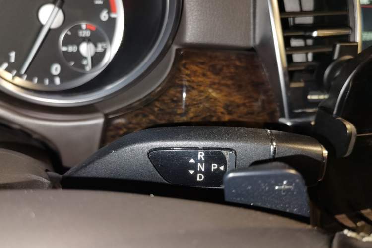 Used Mercedes-Benz M-Class  Gear Lever
