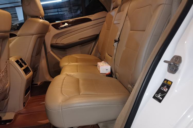 Used Mercedes-Benz M-Class  Left Rear Seat